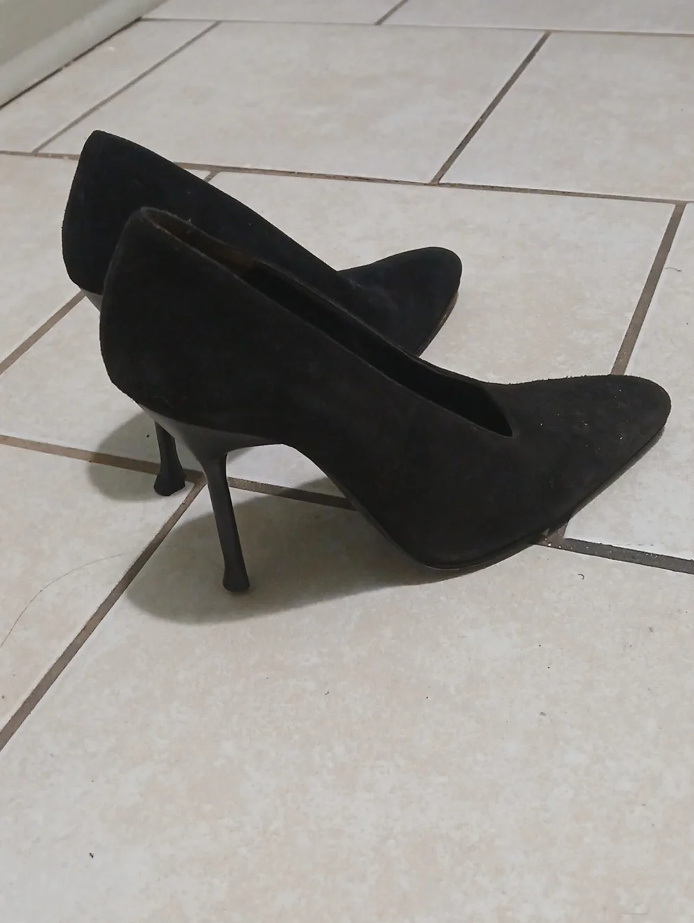 Karl Lagerfeld Womens Sz 6 Black Suede Close Toe Pumps